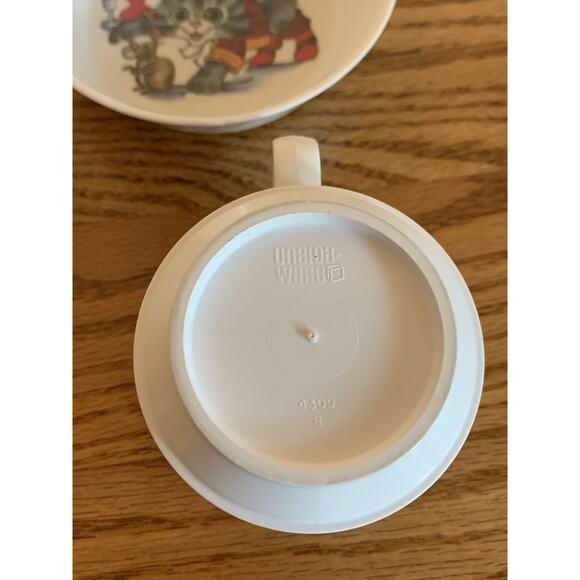 VTG Oneida Deluxe Puss in Boots 4 pc. Cup, 2 bowls and plate Childens Set. CUTE - Picture 10 of 11